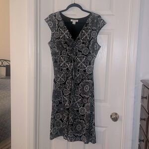 White House Black Market Women’s Dress Size 14
Black and white pattern